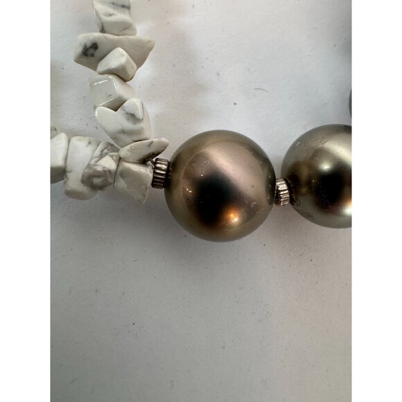 Vintage White Howlite & Gray Pearl Beaded Necklace With Hook Closure 8 Inches Lo - Picture 7 of 16
